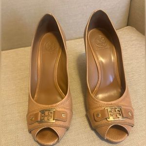 Tory Burch Leather Peep Toe Wedge Pump Heels Size 9.5